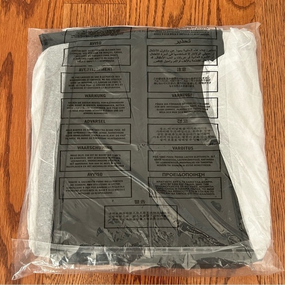 Abercrombie & Fitch Split-Hem Vegan Leather Slim Flare Pant Black - Picture 5 of 5